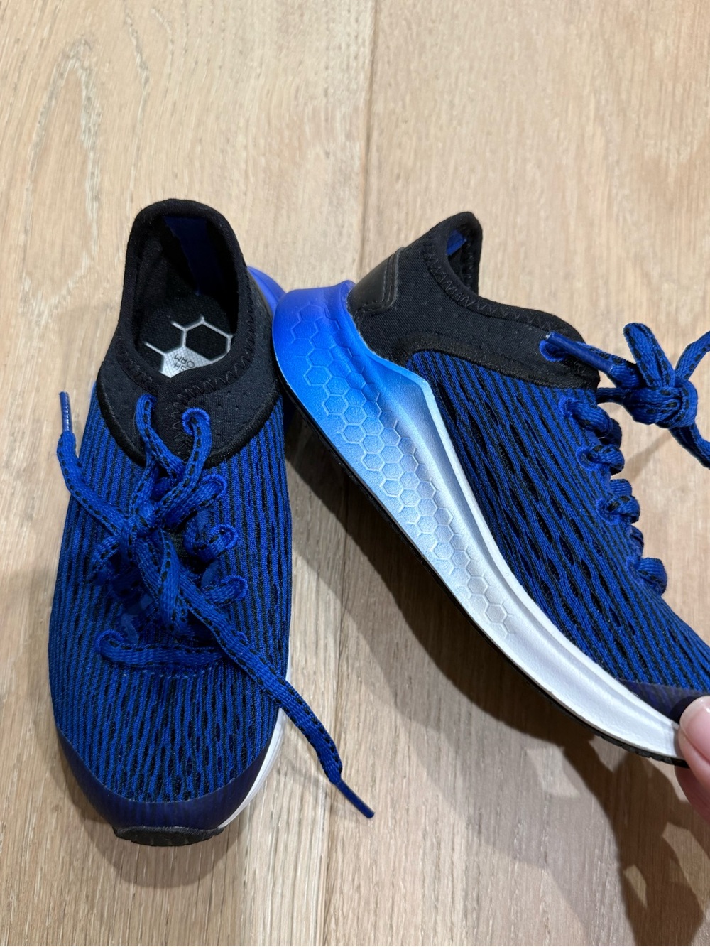NEW New Balance Kids Fresh Foam Fast UV Blue 10.5